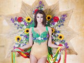 esk Miss Earth 2017 Iva Uchytilov v kostmu ensk hrdinka od Davida Hanyke