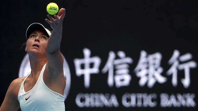 Maria arapovov se sousted na podn na turnaji v Pekingu.