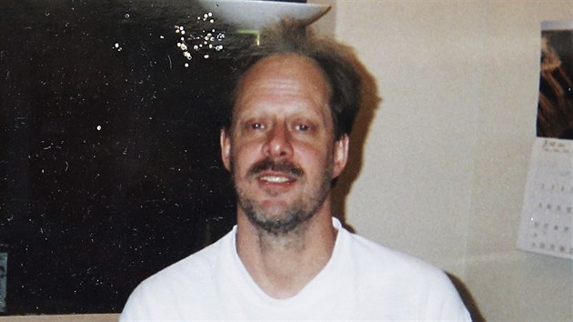 Stephen Paddock, domnělý střelec z Las Vegas, na nedatované fotografii z rodinného archivu.