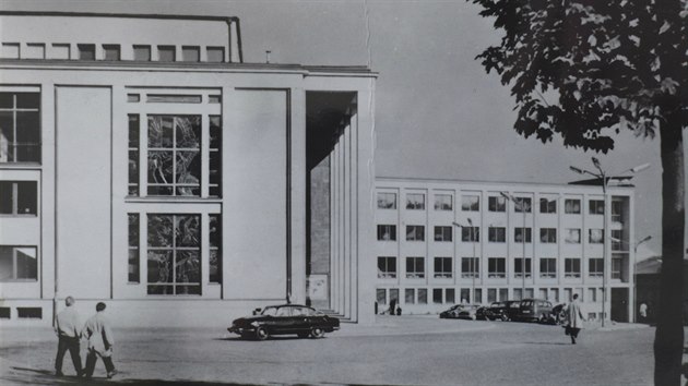Architektonická soutěž na výstavbu kulturního domu v Jihlavě se uskutečnila v roce 1955, slavnostní otevření se uskutečnilo 30. prosince 1961. Dobová fotografie