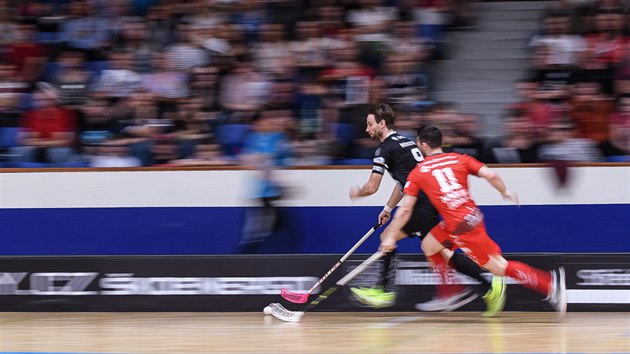 BOLESLAV VS. TATRAN. Ve florbalov lize se bl reprza jarnho semifinle play-off.