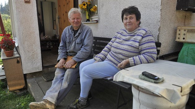 Manel Marie a Oldich Gabrielovi bydl v nedalek chatce. V Rji mli ped lety svou svatbu. Pamatuj slvu i padek hostince, kter bval nedlnm clem Jihlavan.