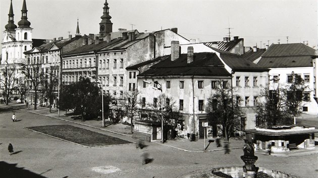 Jihlavské náměstí se špalíčkem budov Krecl.