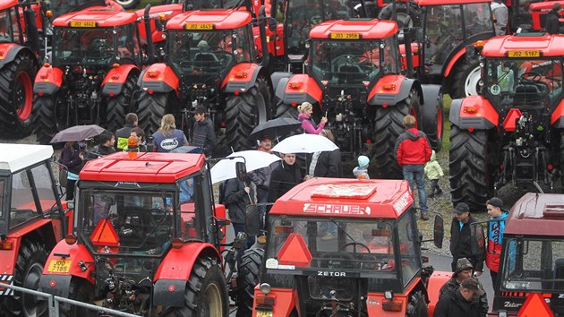 Spanil jzdy do novomstsk Vysoina Areny se zastnilo celkem 134 traktor. Byly mezi nimi nejmodernj stroje, ale i historick a uniktn kousky.