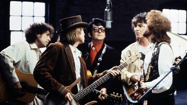 Traveling Wilburys, zleva Bob Dylan, Tom Petty, Roy Orbison, George Harrison a Jeff Lynne