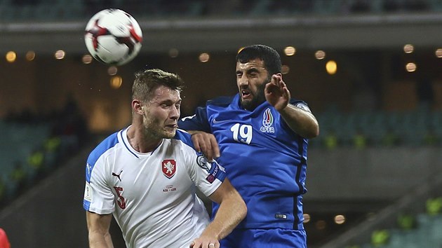 esk obrnce Jakub Brabec a Pavel Kadebek a Rachid Amirgulijev z zerbjdnu v hlavikovm souboji.