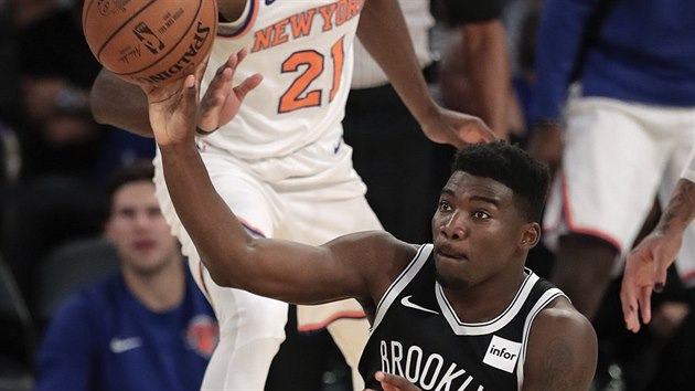 Yakuba Ouattara zachrnil m pro Brooklyn v derby s NY Knicks.