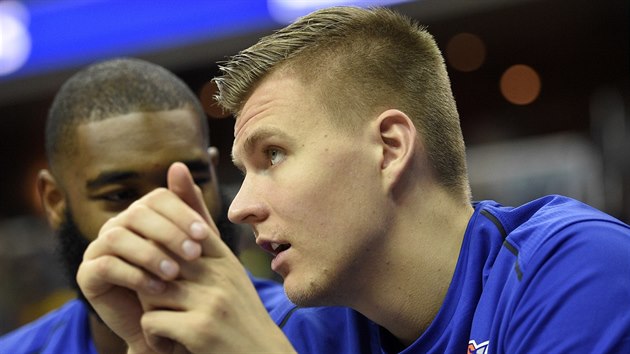 Kristaps Porzingis z New Yorku pihl pprav s Washingtonem.