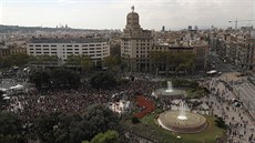 Barcelona: Demonstrace proti zásahu panlské policie bhem referenda o...