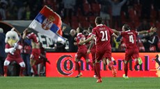 Obrovská radost srbských fotbalist po brance do sít Gruzie.