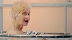 Návrháka Vivienne Westwoodová ve spotu k Mezinárodnímu dni vody