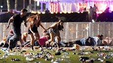 Stephen Paddock zabil v noci na pondlí na koncert v Las Vegas nejmén padesát...