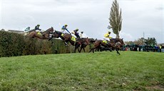 ZRÁDNÝ TAXIS. Momentka ze 127. Velké pardubické