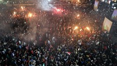 Egyptští fanoušci slaví v ulicích Káhiry postup fotbalistů na MS 2018.