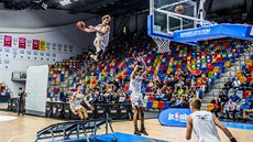 Los Junior NBA League okoenilo vystoupení skupiny Dunking Devils.