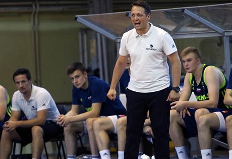 Aleksander Sekuli jako trenér slovinského juniorského výbru