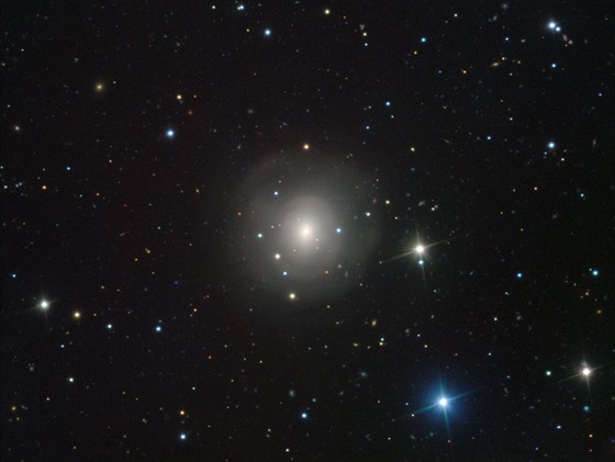 Fotografie galaxie NGC 4993 (VIMOS, ESO)