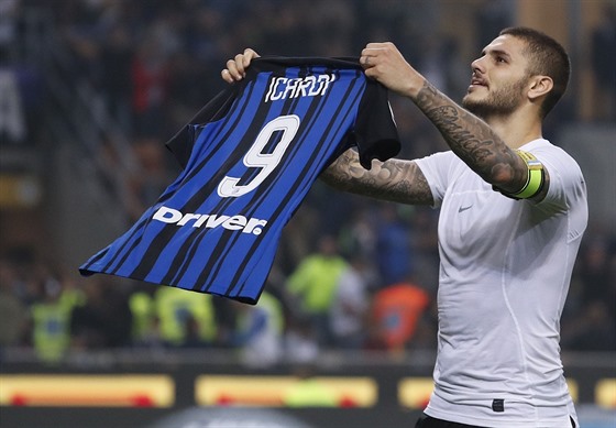 JAKO MESSI A RONALDO. Kapitán Interu Milán Mauro Icardi oslavoval hattrick v...