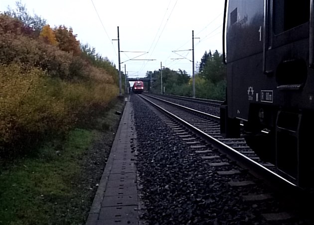 Lokomotiva v Lipníku nad Bevou projela na ervenou a vjela do cesty nákladní...