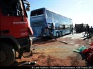 Dálnici D8 u Zdib zavela nehoda zájezdového autobusu a dvou nákladních aut...