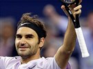 Roger Federer po triumfu ve finále turnaje v anghaji.