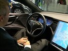 Ikonou automobil s prvky autonomního ízení je samozejm Tesla, na snímku...