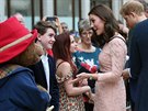 Vévodkyn Kate dorazila na charitativní akci na nádraí Paddington (Londýn, 16....