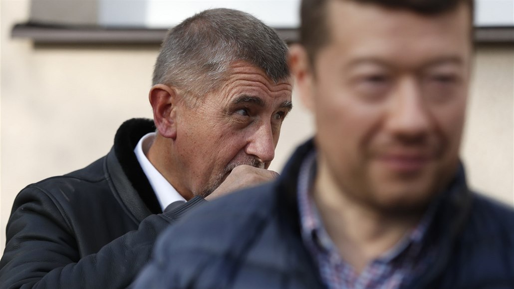 Tomio Okamura a Andrej Babi� na p�edvolebním mítinku ve V�etatech (4. �íjna...