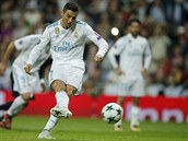 NEKOMPROMISN. Cristiano Ronaldo proti Realu MAdrid promuje penaltu.