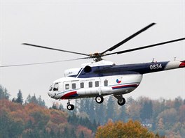 Armáda ukázala na karlovarském leti�ti vrtulníky a bojová letadla. Vrtulník...