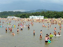 Zahranin turisty chce Kim lkat i na nkolik pl. Aktuln je vyuvaj...