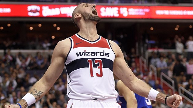 Marcin Gortat z Washingtonu slav svou sme.