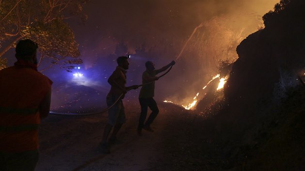 Nejmn est obt si vydaly pory v Portugalsku, kde plat stav veejn katastrofy (16. jna 2017)