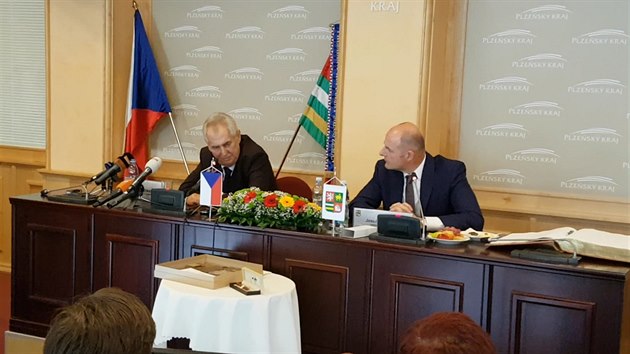 Zeman v Plzni vysvtlil svj nzor na ruskou anexi Krymu
