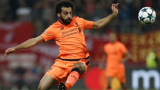 Mohamed Salah z Liverpoolu v akci v utkn Ligy mistr na hiti Mariboru.