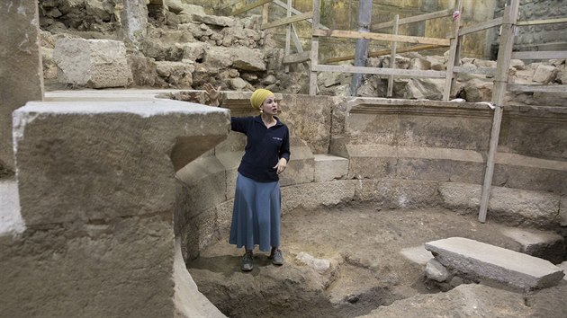 Izraelt archeologov ohlsili nlez uniktnho amfitetru z dob vldy mskho csae Hadrina. Stavbu starou asi 1 800 let nali pod Zd nk. (16. jna 2017)