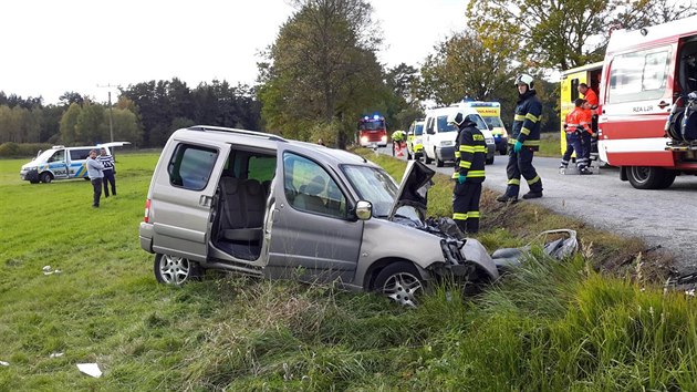 eln stet dvou aut na eskobudjovicku si vydal tyi vn zrann.