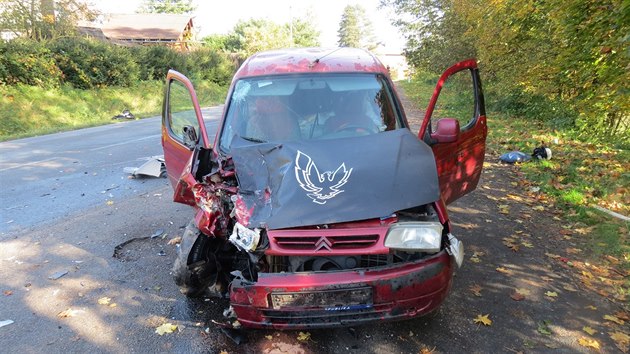 Stet motorke s osobnm autem v Lichkov zpsobil tk zrann motorkovi i jeho spolujezdkyni (15.10.)
