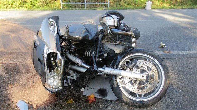 Stet motorke s osobnm autem v Lichkov zpsobil tk zrann motorkovi i jeho spolujezdkyni (15.10.)