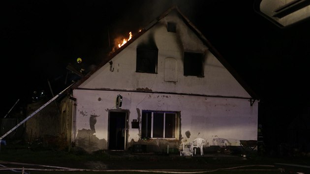 Por ve Star Libav zniil vnitn prostory rodinnho domu i jeho stechu, s plameny bojovalo osm jednotek hasi ze dvou kraj.