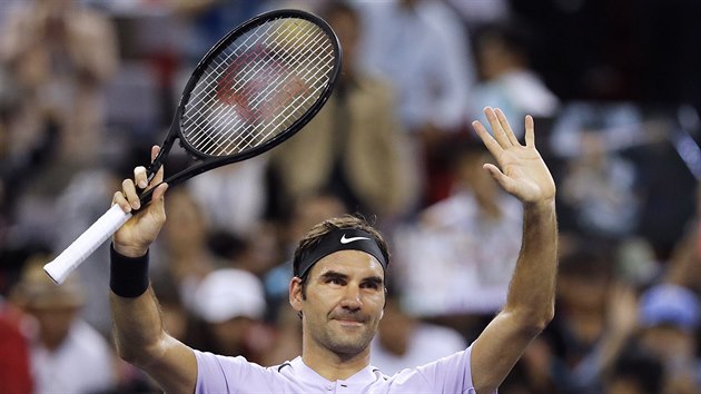 Roger Federer slav postup na turnaji v anghaji.