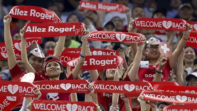 Roger Federer m na turnaji v anghaji spoustu fanouk.