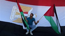 Palestinci v Gaze oslavují usmí�ení mezi Hamasem a Fatahem (12. �íjna 2017)