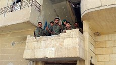 Bojovníci arabsko-kurdské koalice SDF v Rakká (16. října 2017)