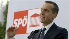 Lídr SPÖ Christian Kern bhem pedvolební kampan.
