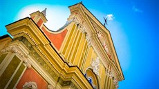 Kostel v italské obci Dolceacqua, kterému na pouitých fotografiích v...