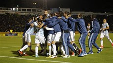 Fotbalisté Argentiny jásají po postupu na mistrovství svta.