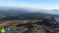 Zábr z kamery na vrcholu Snky v nedli 15. íjna