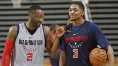 John Wall (vlevo) a Bradley Beal na tréninku Washingtonu