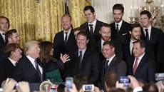 Momentka ze setkání ampion NHL z Pittsburghu s americkým prezidentem Donaldem...
